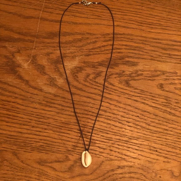 Cowrie Shell Necklace - Picture 2 of 3